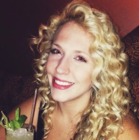 Meet your Posher, Roxanne - Picture 1 of 1